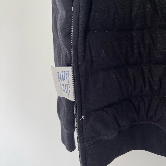 Moncler Goose Down Puffer In size large - Picture 8 of 10